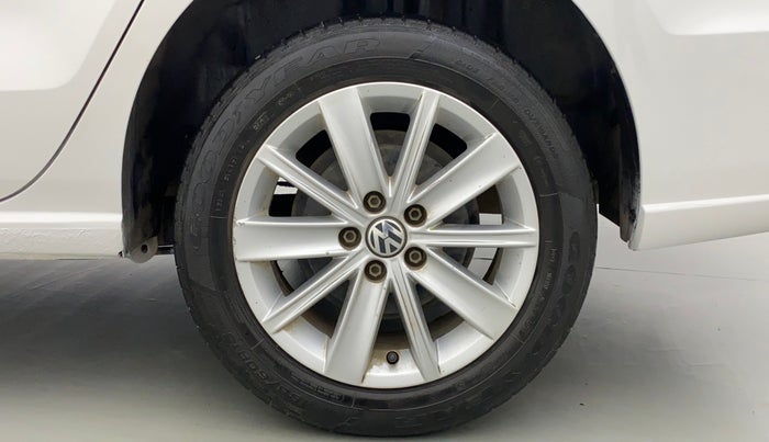 2015 Volkswagen Vento HIGHLINE TDI AT, Diesel, Automatic, 53,921 km, Left Rear Wheel