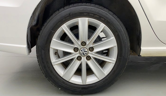 2015 Volkswagen Vento HIGHLINE TDI AT, Diesel, Automatic, 53,921 km, Right Rear Wheel