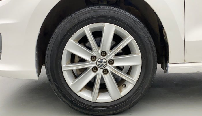 2015 Volkswagen Vento HIGHLINE TDI AT, Diesel, Automatic, 53,921 km, Left Front Wheel