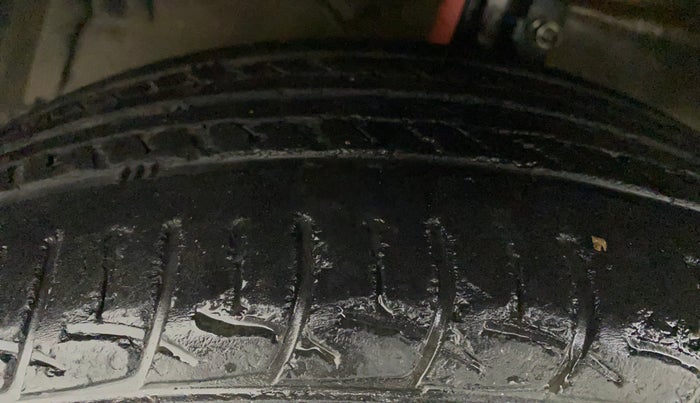 2015 Maruti Ciaz ZXI, Petrol, Manual, 86,689 km, Left Front Tyre Tread