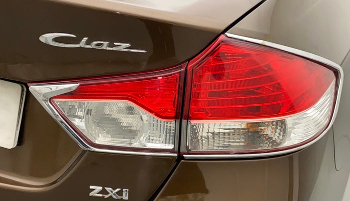 2015 Maruti Ciaz ZXI, Petrol, Manual, 86,689 km, Right tail light - Chrome has minor damage