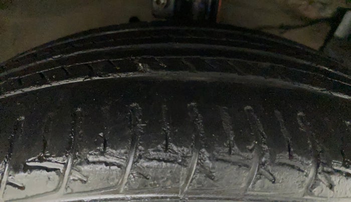 2015 Maruti Ciaz ZXI, Petrol, Manual, 86,689 km, Right Front Tyre Tread