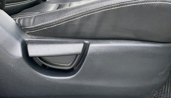 2021 Hyundai NEW SANTRO SPORTZ EXECUTIVE CNG, CNG, Manual, 46,228 km, Driver Side Adjustment Panel