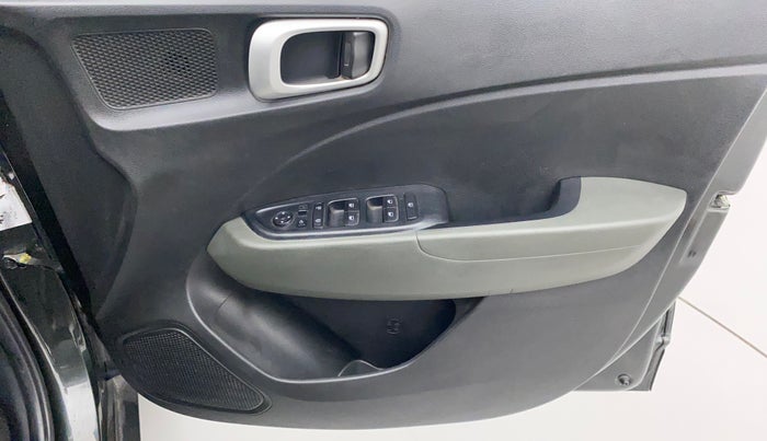 2019 Hyundai VENUE SX PLUS 1.0 TURBO DCT, Petrol, Automatic, 30,547 km, Driver Side Door Panels Control