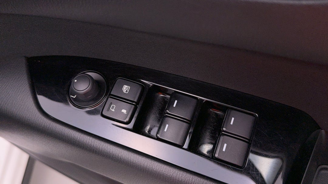 2022 Mazda CX-5 Maxx (FWD), Automatic, 46054 km, Drivers Side Door Panel Controls