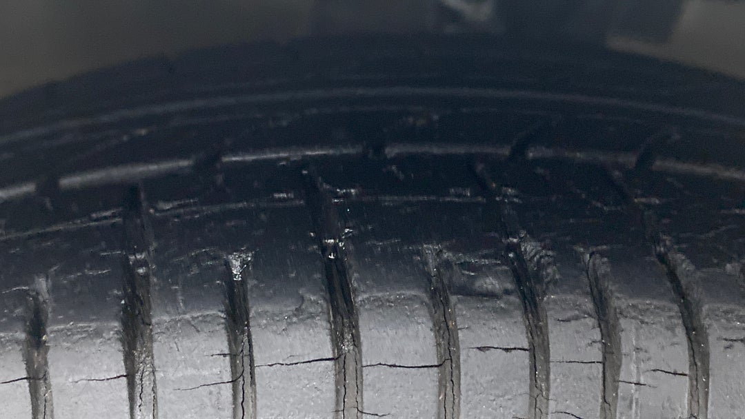 Left Front Tyre Tread