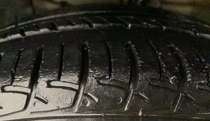2018 Maruti Ciaz SIGMA 1.4 MT PETROL, CNG, Manual, 55,081 km, Left Front Tyre Tread