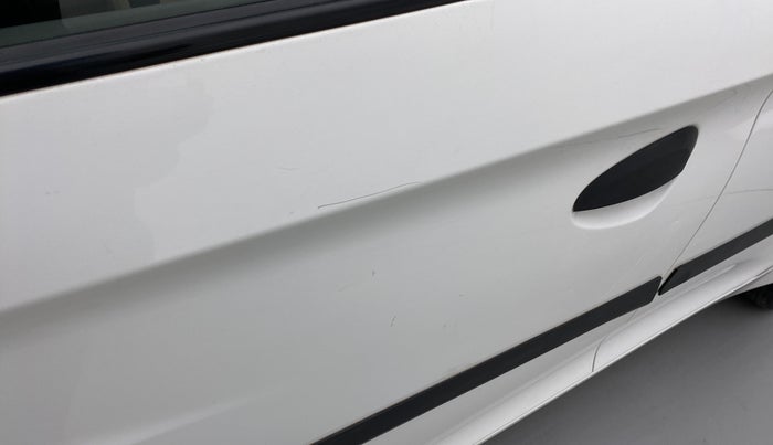 2018 Hyundai Eon ERA PLUS, Petrol, Manual, 19,450 km, Front passenger door - Minor scratches