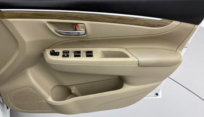 2018 Maruti Ciaz ALPHA 1.5 MT VTVT SHVS, Petrol, Manual, 38,792 km, Driver Side Door Panels Control