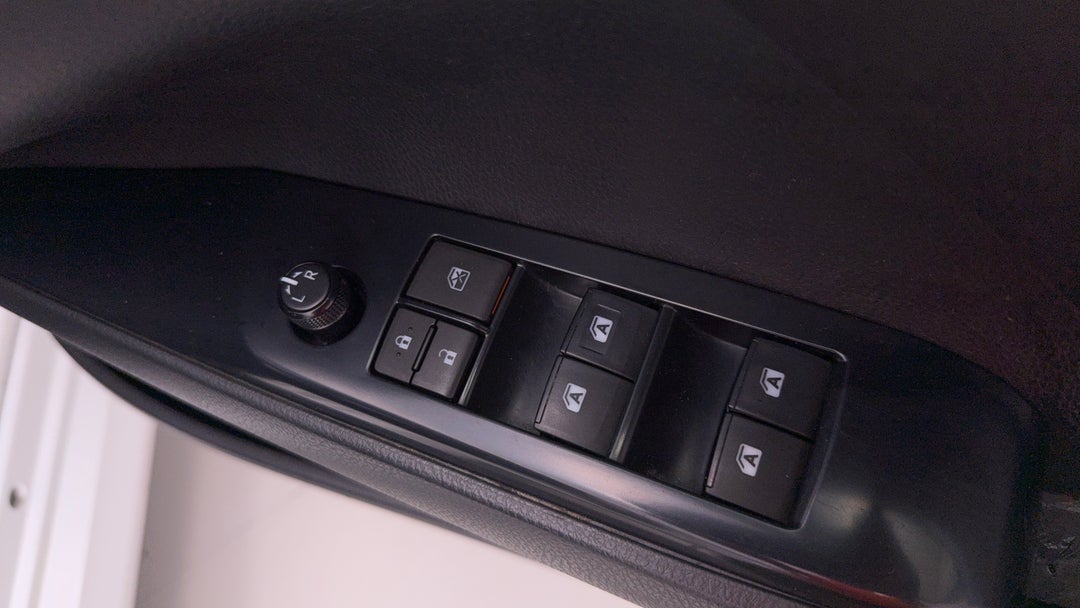 2020 Toyota Camry Ascent Hybrid, Automatic, 96411 km, Drivers Side Door Panel Controls