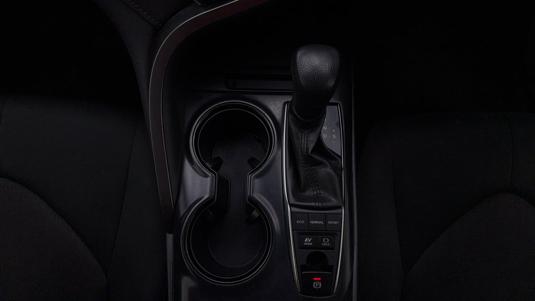 2020 Toyota Camry Ascent Hybrid, Automatic, 96411 km, Gear Lever 