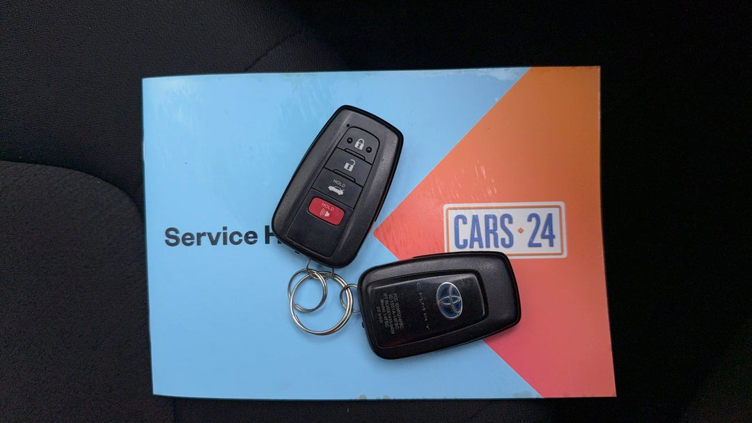 2020 Toyota Camry Ascent Hybrid, Automatic, 96411 km, Key Close-up