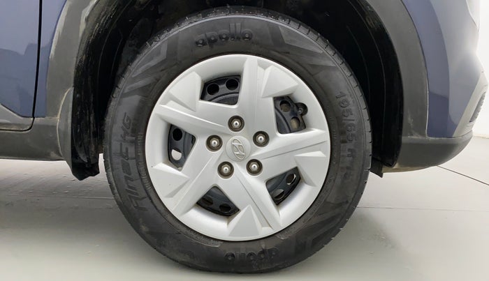 2019 Hyundai VENUE S MT 1.2 KAPPA, Petrol, Manual, 15,371 km, Right Front Wheel
