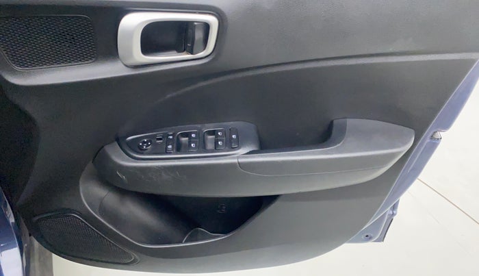 2019 Hyundai VENUE S MT 1.2 KAPPA, Petrol, Manual, 15,371 km, Driver Side Door Panels Control