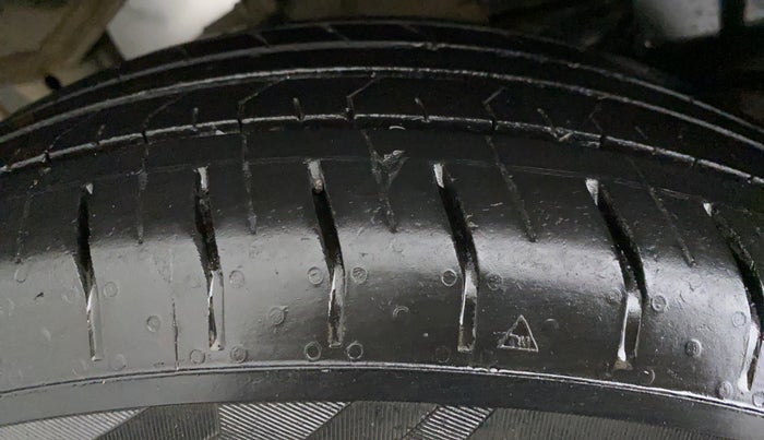 2019 Hyundai VENUE S MT 1.2 KAPPA, Petrol, Manual, 15,371 km, Right Rear Tyre Tread
