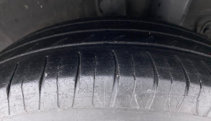 2015 Hyundai Grand i10 ASTA 1.2 VTVT, Petrol, Manual, 94,733 km, Left Rear Tyre Tread
