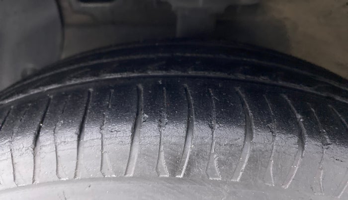 2015 Hyundai Grand i10 ASTA 1.2 VTVT, Petrol, Manual, 94,733 km, Left Front Tyre Tread