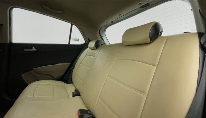 2015 Hyundai Grand i10 ASTA 1.2 VTVT, Petrol, Manual, 94,733 km, Right Side Rear Door Cabin