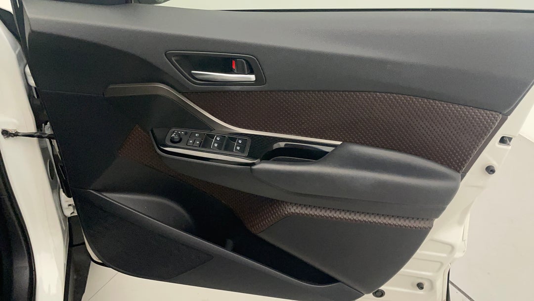 2017 Toyota C-HR Koba (2wd), Automatic, 97125 km, Speaker View