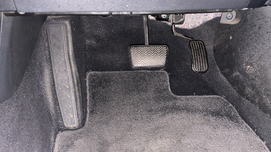 2017 Toyota C-HR Koba (2wd), Automatic, 97125 km, Pedals and Footmat