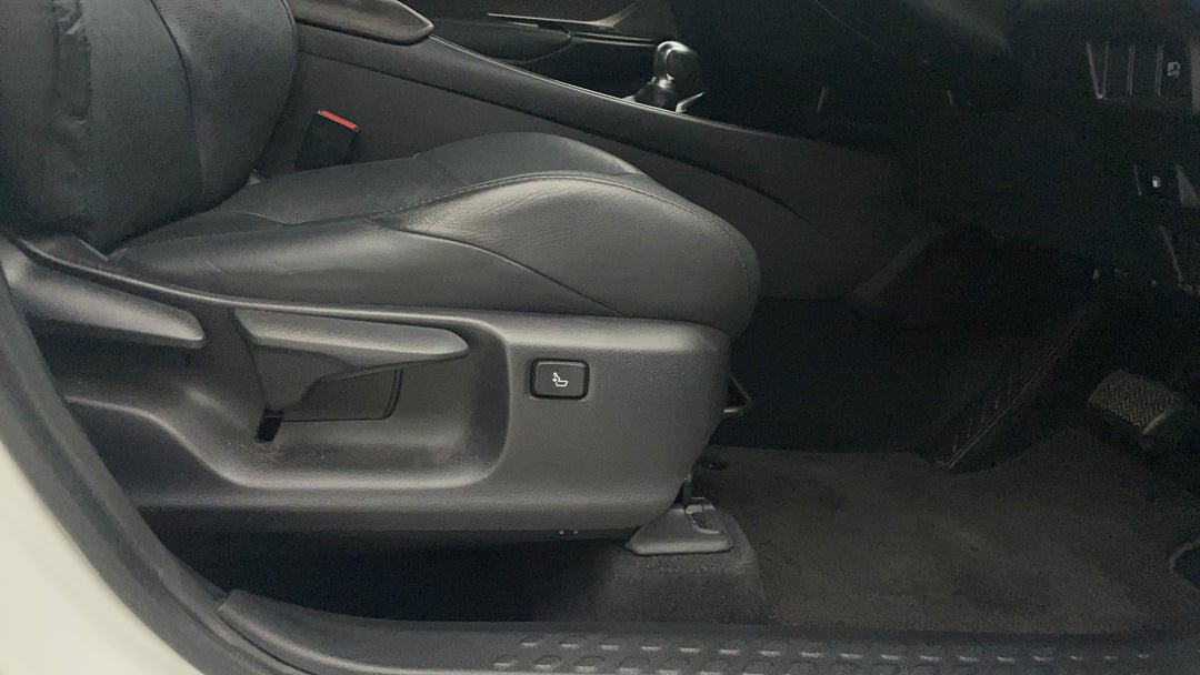 2017 Toyota C-HR Koba (2wd), Automatic, 97125 km, Drivers Side Adjustment Panel