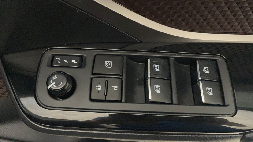 2017 Toyota C-HR Koba (2wd), Automatic, 97125 km, Drivers Side Door Panel Controls
