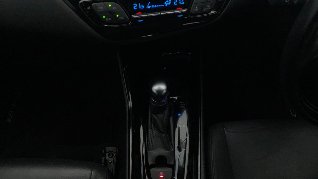 2017 Toyota C-HR Koba (2wd), Automatic, 97125 km, Gear Lever 