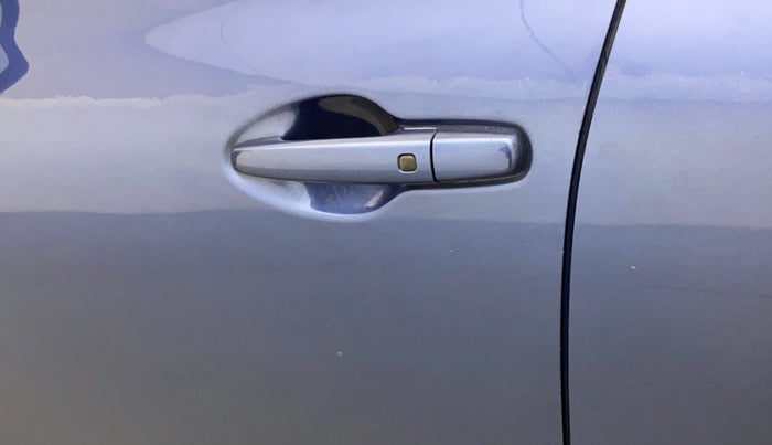 2017 Maruti Dzire ZXI PLUS AMT, Petrol, Automatic, 1,05,779 km, Front passenger door - Slightly dented
