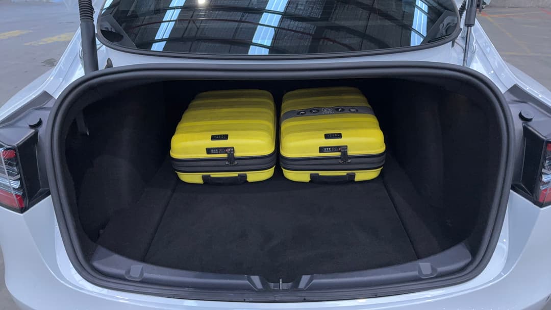 2023 Tesla Model 3 Long Range, Automatic, 59980 km, Boot Inside View with Luggage