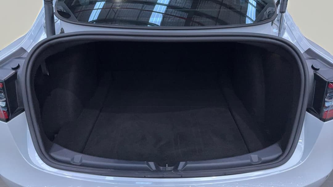 2023 Tesla Model 3 Long Range, Automatic, 59980 km, Boot Inside View