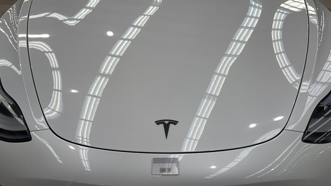 2023 Tesla Model 3 Long Range, Automatic, 59980 km, Bonnet Chip