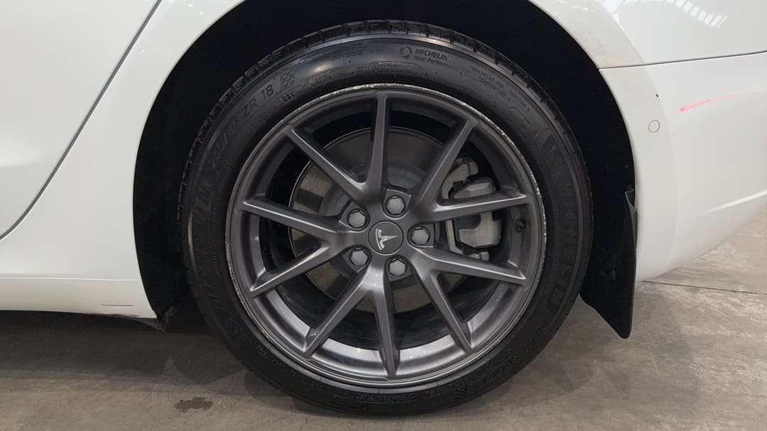 2023 Tesla Model 3 Long Range, Automatic, 59980 km, Left Rear Wheel