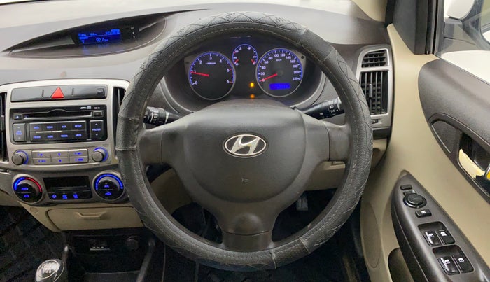 2014 Hyundai i20 MAGNA O 1.4 CRDI, Diesel, Manual, 93,715 km, Steering Wheel Close Up