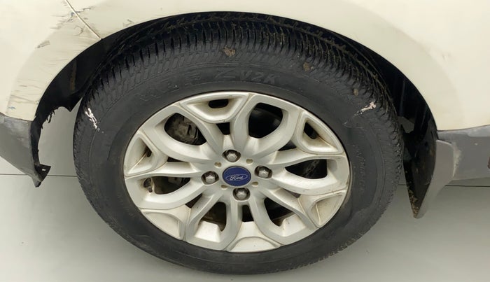 2016 Ford Ecosport TITANIUM 1.5L PETROL AT, Petrol, Automatic, 24,306 km, Left front tyre - Minor crack