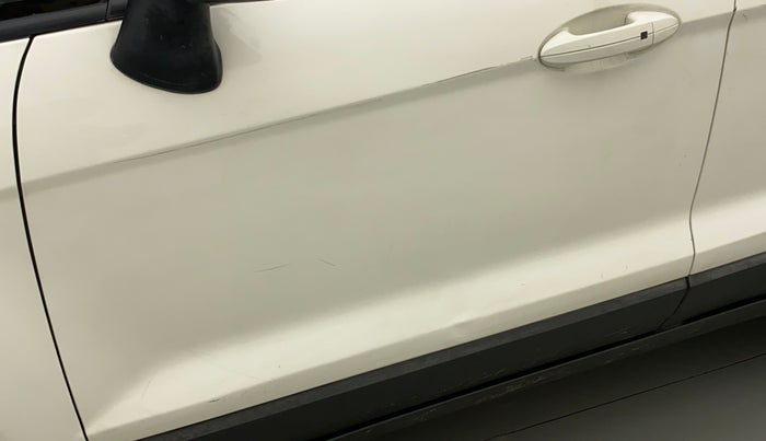 2016 Ford Ecosport TITANIUM 1.5L PETROL AT, Petrol, Automatic, 24,306 km, Front passenger door - Upto 4 inch Scratches + Count of scratches 3-5 ( Metal not Visible)