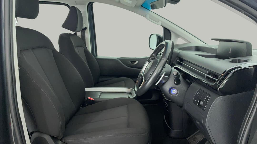 2022 Hyundai Staria Staria, Automatic, 99958 km, Right Side Front Door Cabin View