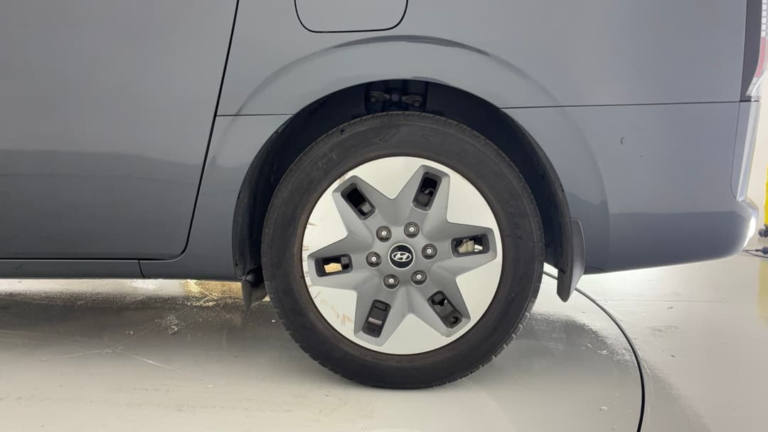 2022 Hyundai Staria Staria, Automatic, 99958 km, Left Rear Wheel