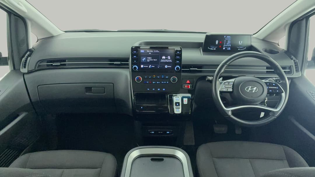 2022 Hyundai Staria Staria, Automatic, 99958 km, Dashboard View