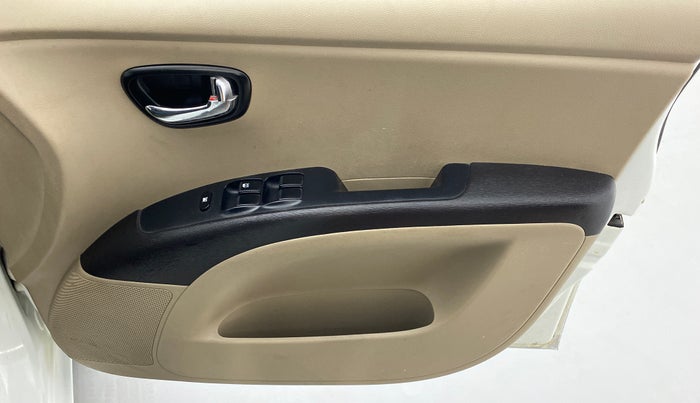 2013 Hyundai i10 MAGNA 1.1 IRDE2, Petrol, Manual, 34,570 km, Driver Side Door Panels Control