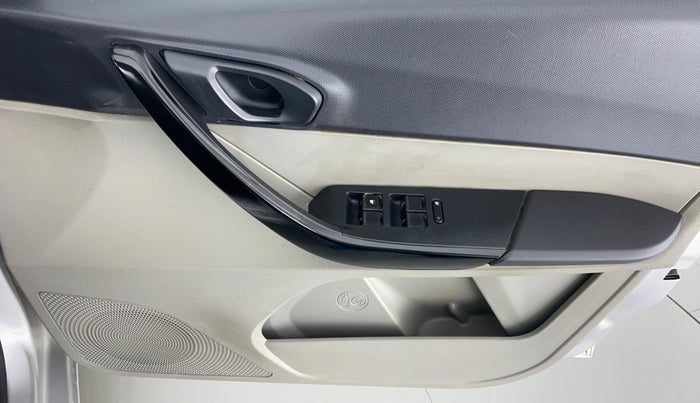 2019 Tata Tiago XT 1.2 REVOTRON, Petrol, Manual, 27,565 km, Driver Side Door Panels Control
