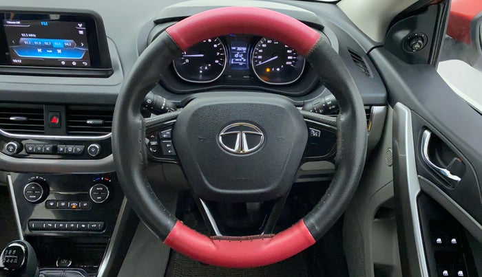 2018 Tata NEXON XZ+ 1.2 DUAL TONE, Petrol, Manual, 38,171 km, Steering Wheel Close Up