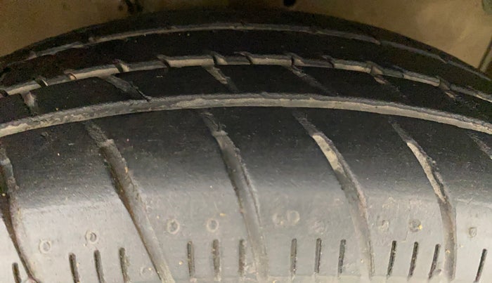 2018 Maruti Celerio ZXI, Petrol, Manual, 1,15,186 km, Right Front Tyre Tread
