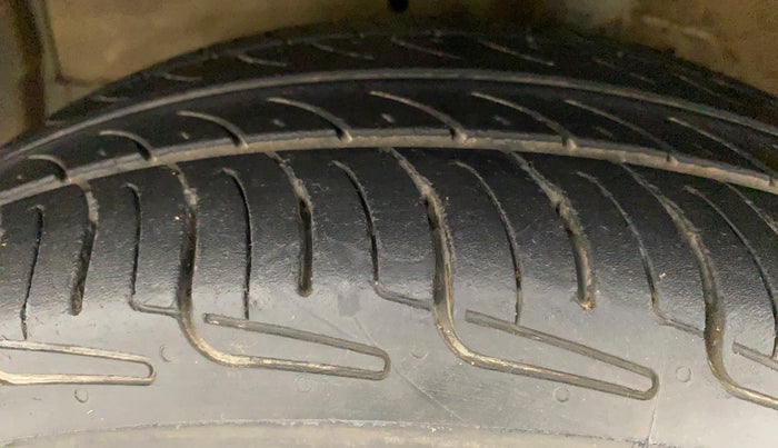 2018 Maruti Celerio ZXI, Petrol, Manual, 1,15,186 km, Left Front Tyre Tread