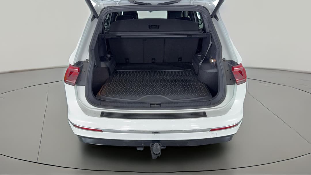 2018 Volkswagen Tiguan Allspace 162 Tsi Highline, Automatic, 98368 km, Boot Inside View