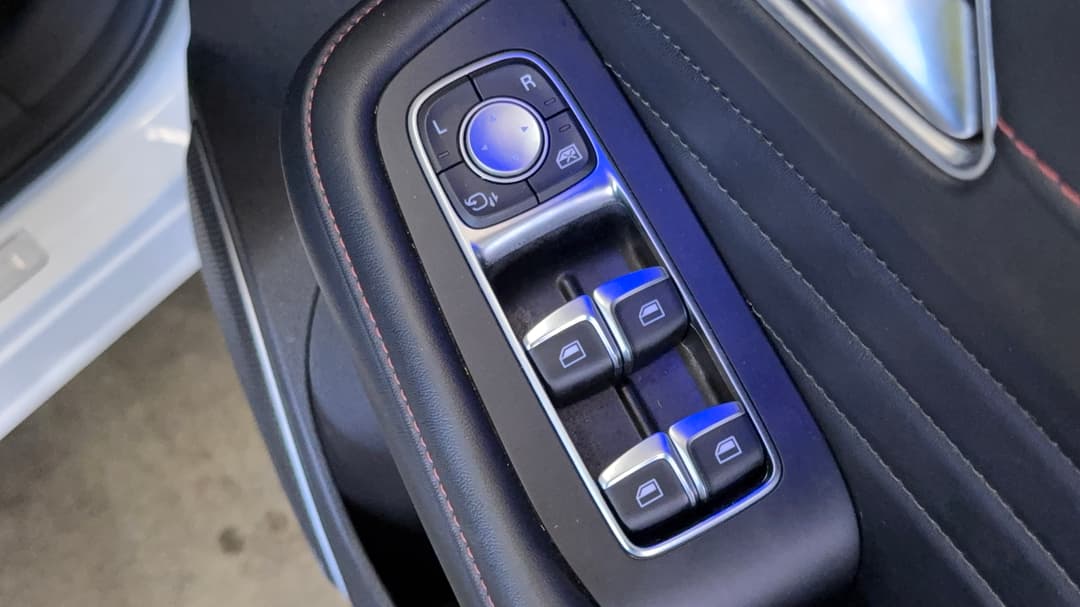 2022 MG HS +ev Phev Essence, Automatic, 29967 km, Drivers Side Door Panel Controls