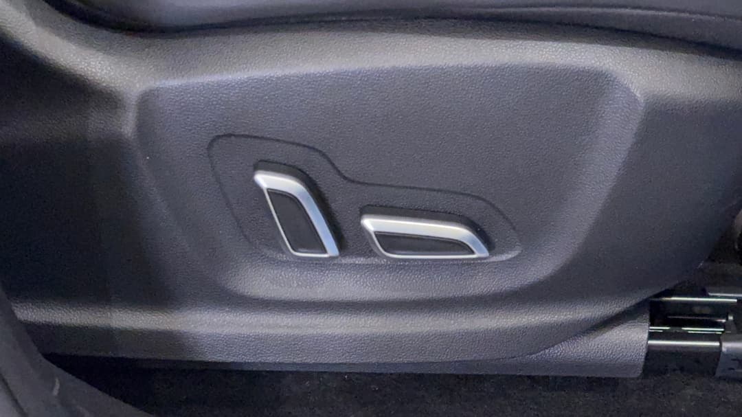 2022 MG HS +ev Phev Essence, Automatic, 29967 km, Drivers Side Adjustment Panel