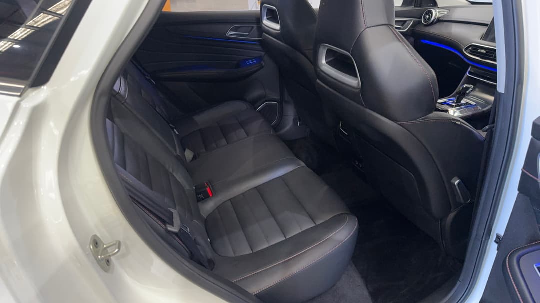 2022 MG HS +ev Phev Essence, Automatic, 29967 km, Right Side Rear Door Cabin View