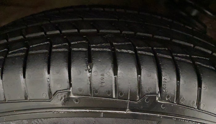 2013 Maruti Zen Estilo VXI, Petrol, Manual, 33,809 km, Right Rear Tyre Tread