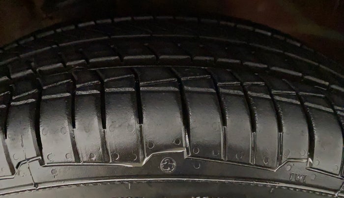 2013 Maruti Zen Estilo VXI, Petrol, Manual, 33,809 km, Left Front Tyre Tread