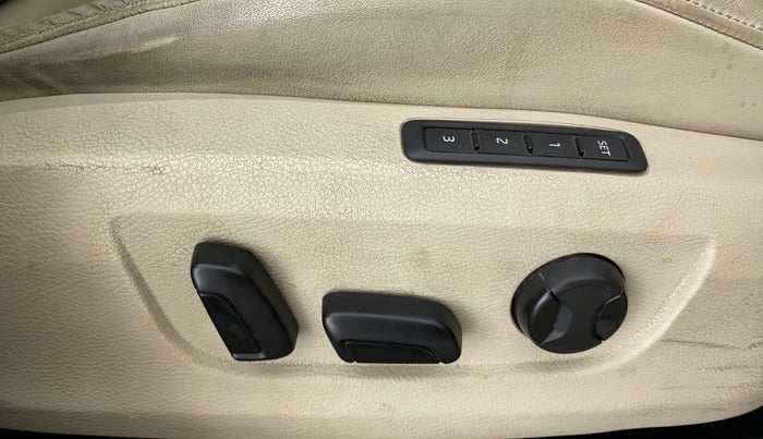 2017 Skoda Superb 1.8 TSI LK AT, Petrol, Automatic, 45,280 km, Driver Side Adjustment Panel